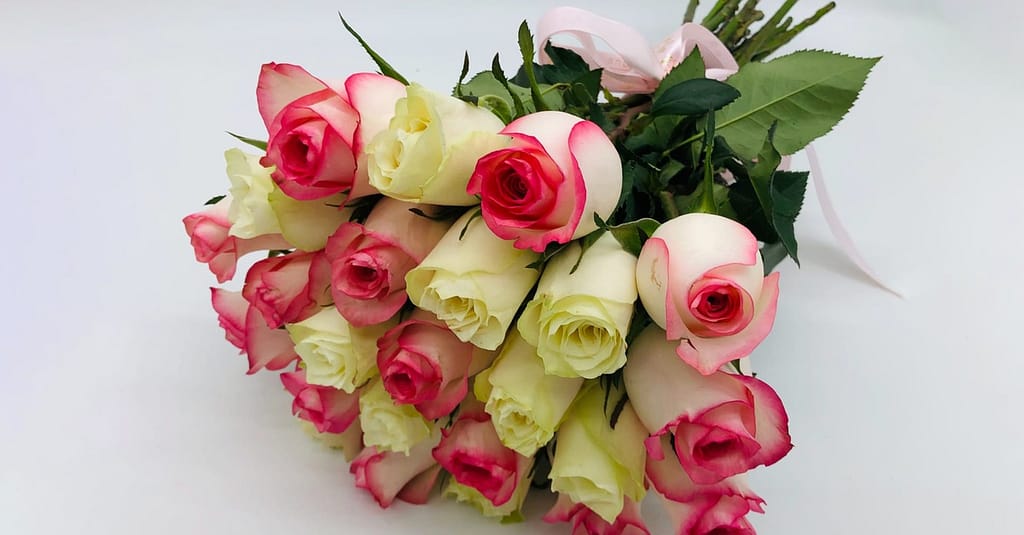 Handcrafted Bouquets Of Roses For Any Occasion In Dubai Dubai other Shop Online at Dubai Trades 3