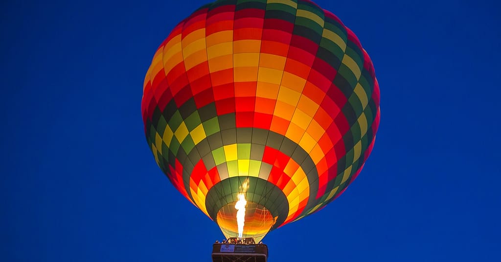 Hot Air Balloon Flight W/Pickup & Drop-Off For 1 Child /Up To 4 Adults National Deal activities Shop Online at Dubai Trades 2