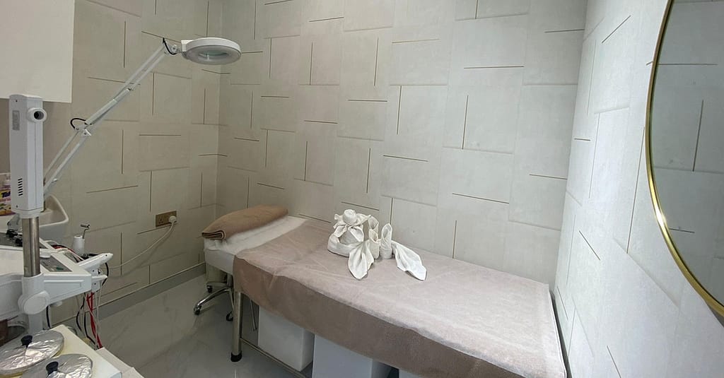 Indulge In 1,3 Or 5 Sessions Of Classic Manicure + Pedicure Dubai other Shop Online at Dubai Trades 4