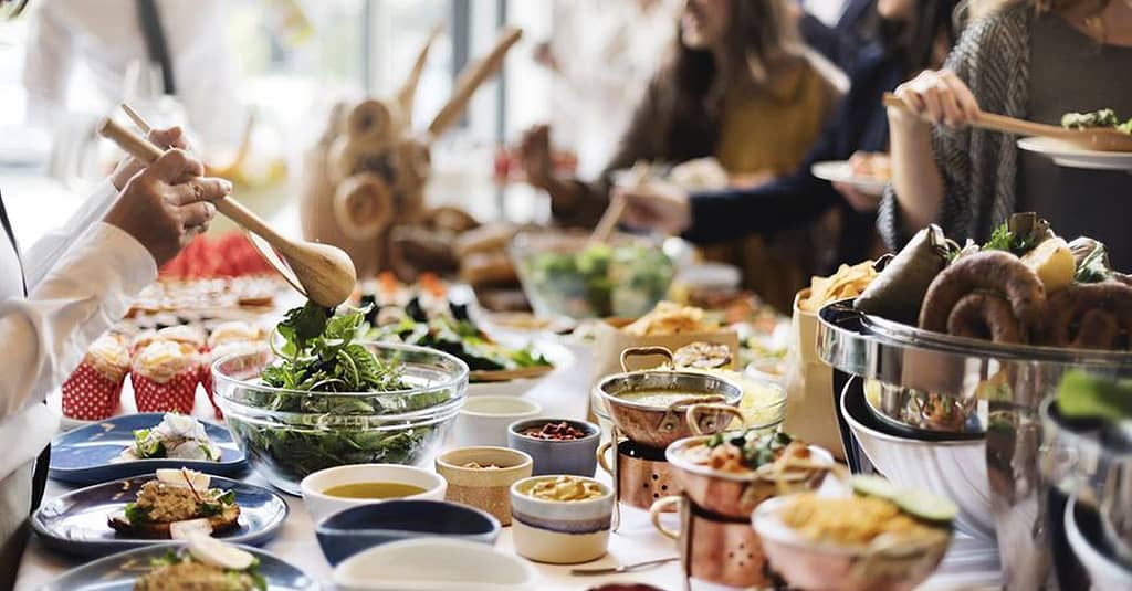 Indulge In A 5* Buffet With Beverages Child (59 Aed) Adult (108) Abu Dhabi restaurants Shop Online at Dubai Trades 5