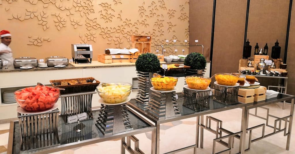 Lunch / Dinner Experience At Crystal Restaurant By Copthorne Hotel! Dubai restaurants Shop Online at Dubai Trades 4