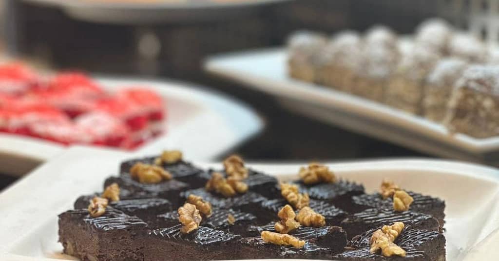 Lunch Or Dinner Buffet With Beverages:Child (Aed 35), Adult (Aed 109) Abu Dhabi restaurants Shop Online at Dubai Trades 5