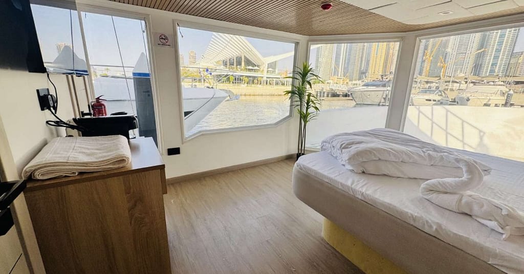 Luxury House Boat Sunset Cruise Dubai Marina At Luxury Yachts Dubai package Shop Online at Dubai Trades 12