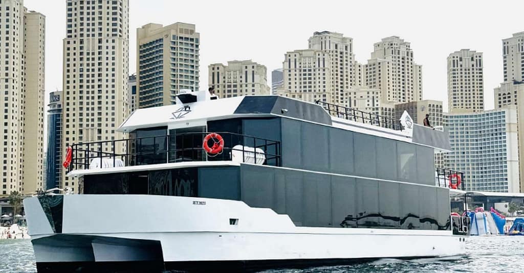 Luxury House Boat Sunset Cruise Dubai Marina At Luxury Yachts Dubai package Shop Online at Dubai Trades 5