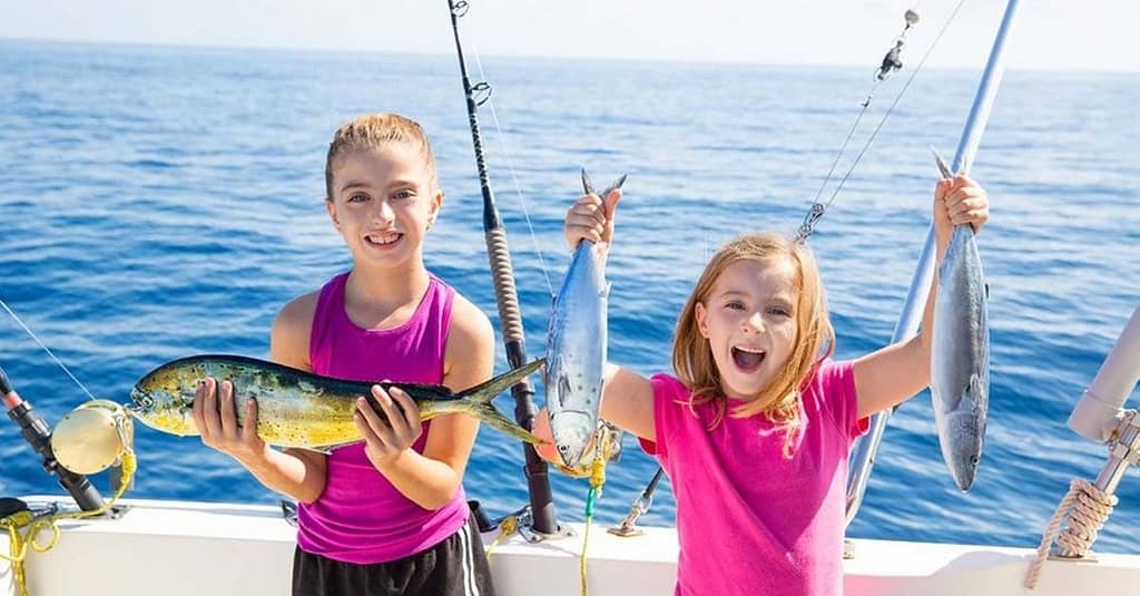 Luxury Yacht Or Fishing Tarrad Rental At Luxury Yachts Dubai activities Shop Online at Dubai Trades 9
