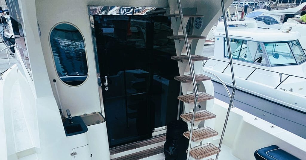 Luxury Yacht Rentals For 1-3 Hours Dubai activities Shop Online at Dubai Trades 12