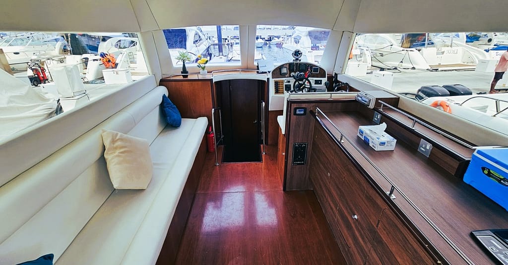 Luxury Yacht Rentals For 1-3 Hours Dubai activities Shop Online at Dubai Trades 6