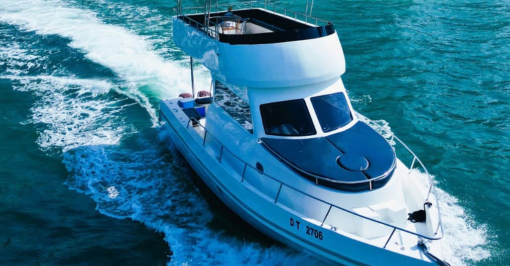 Luxury Yacht Rentals For 1-3 Hours Dubai activities Shop Online at Dubai Trades 2