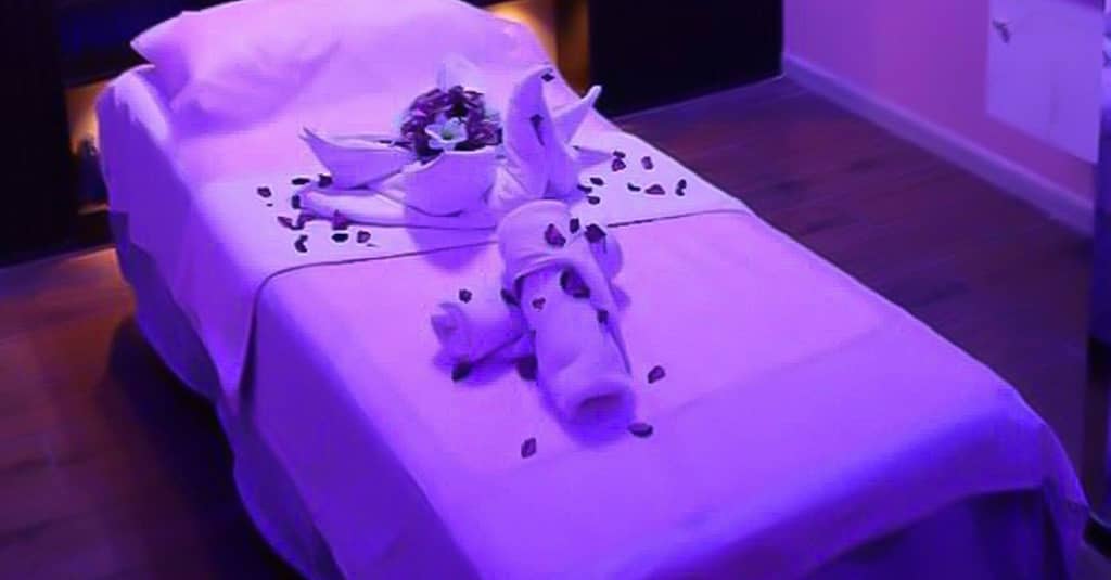 Men Or Women Spa Treatment With Manicure And Pedicure, And Blow-Dry Dubai other Shop Online at Dubai Trades 12