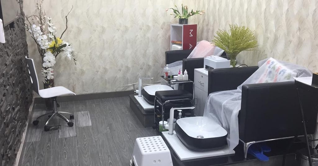 Mens Arms, Arms & Chest, Back & Full Leg, Or Full Body Waxing For One Dubai other Shop Online at Dubai Trades 4