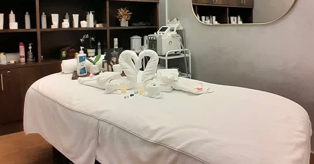 Mens Manicure And Pedicure At Kingsman Salon And Spa Abu Dhabi other Shop Online at Dubai Trades 2
