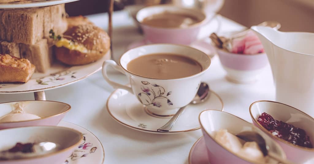 Merry Bites And Cozy Sips Dubai restaurants Shop Online at Dubai Trades 4