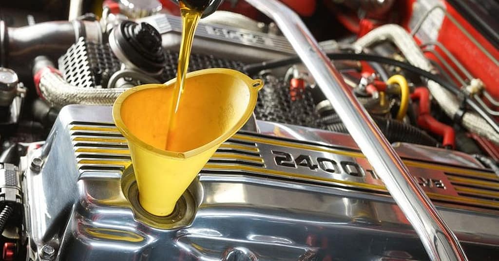 Oil Change – Full Service Abu Dhabi car Shop Online at Dubai Trades 2