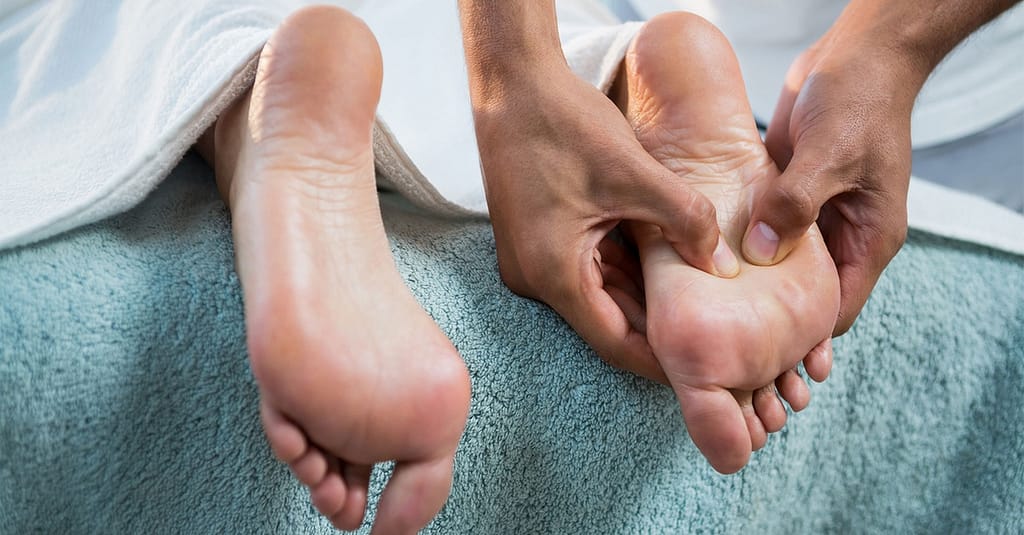 One Session Of Mani-Pedi With Foot Reflexology Or Foot Spa For Men Dubai other Shop Online at Dubai Trades 4
