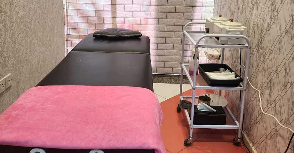 Pamper Yourself With One Session Of Classic Or Gel Mani-Pedi Dubai other Shop Online at Dubai Trades 4
