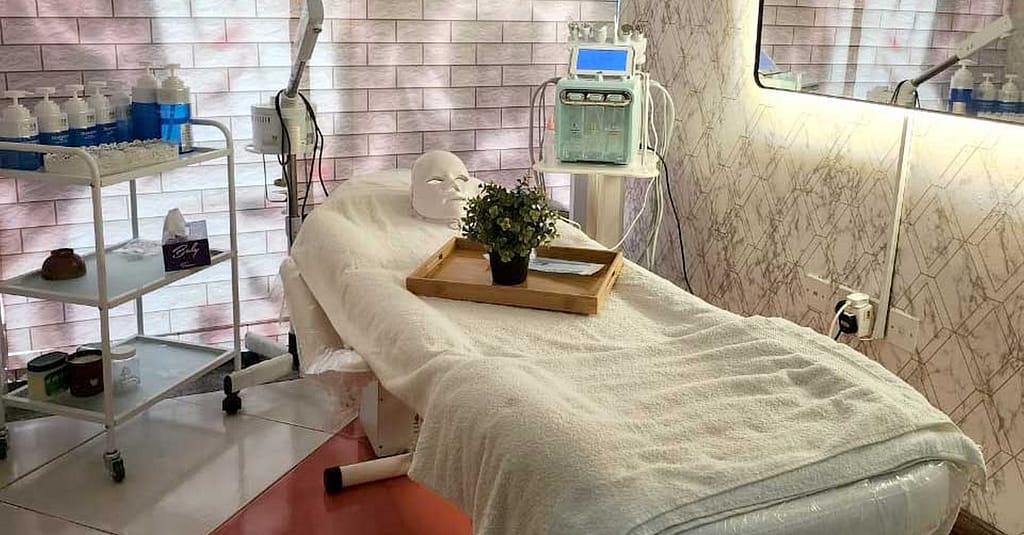 Pamper Yourself With One Session Of Classic Or Gel Mani-Pedi Dubai other Shop Online at Dubai Trades 7