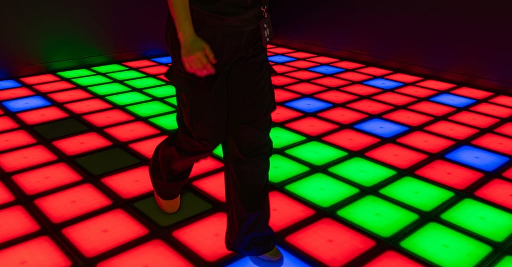 Pixel Lighting Game For Upto Four! Dubai activities Shop Online at Dubai Trades 7