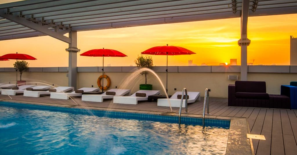 Pool Access & Get 50 To 200 Aed Back As F&B Credit For 1, 2, 4, Or 6 Dubai activities Shop Online at Dubai Trades 4