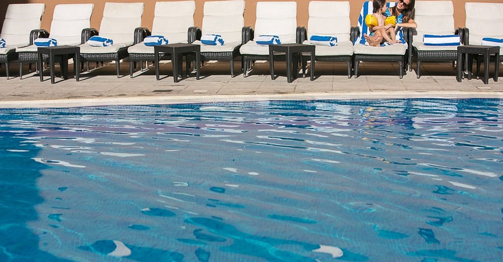 Pool And Fitness Facilities Access At Pool Bar At 4* Two Seasons Hotel Dubai activities Shop Online at Dubai Trades 8
