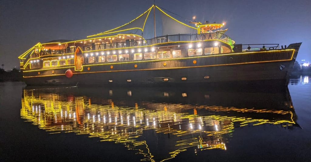 Rustar Premium Dhow Cruise Dinner For One, Two Or Four People Dubai restaurants Shop Online at Dubai Trades 4