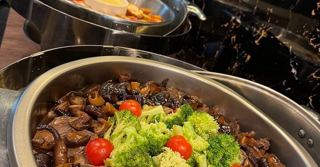Saturday Party Night Dinner Buffet: Options For One, Two, Or Four Dubai restaurants Shop Online at Dubai Trades 3