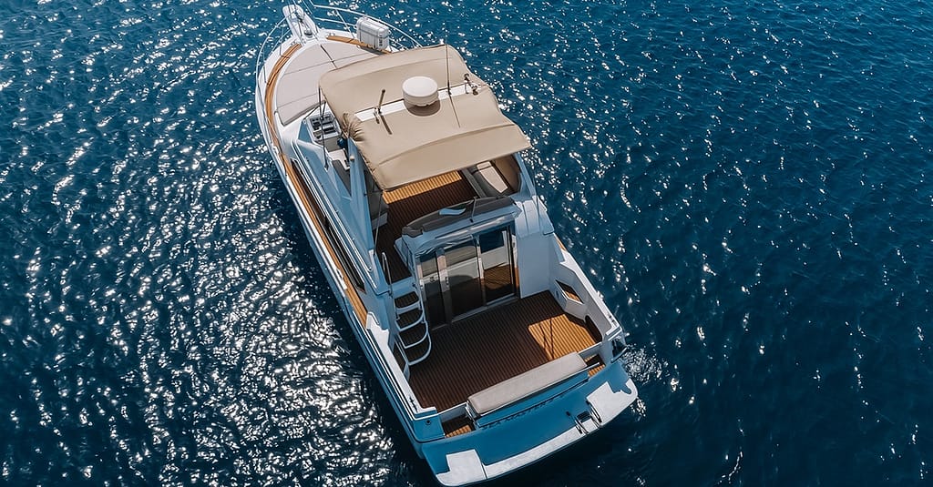 Set Sail On Luxury: One Or Two Hour Cruise For Every Occasion! Dubai activities Shop Online at Dubai Trades 13