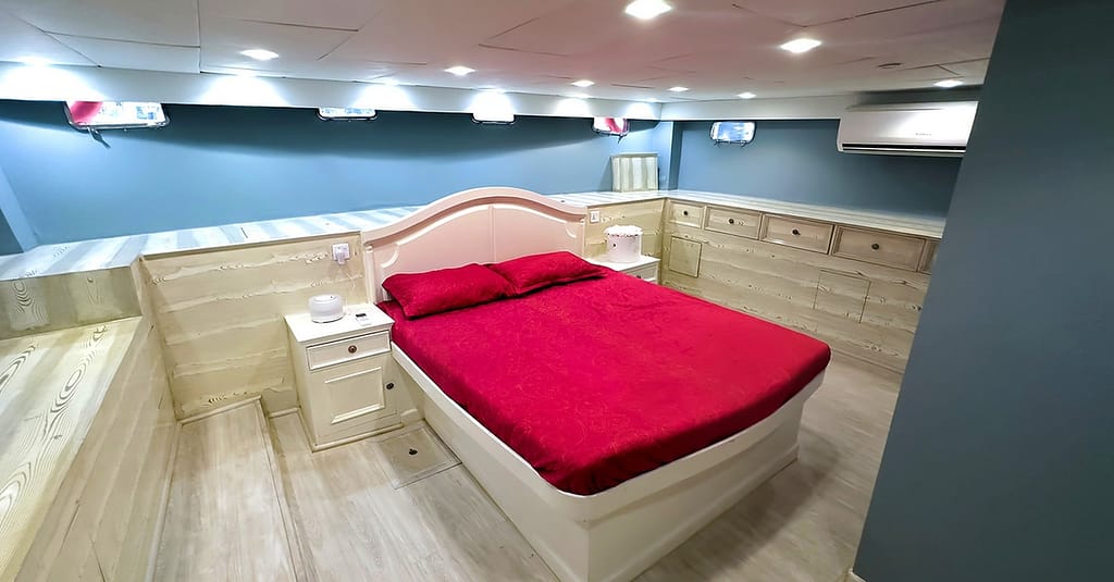 Set Sail On Luxury: One Or Two Hour Cruise For Every Occasion! Dubai activities Shop Online at Dubai Trades 6