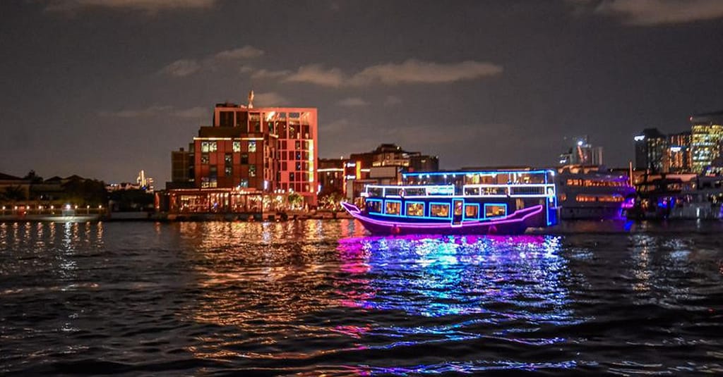 Starry Night Dhow Dinner Cruise Dubai restaurants Shop Online at Dubai Trades 4