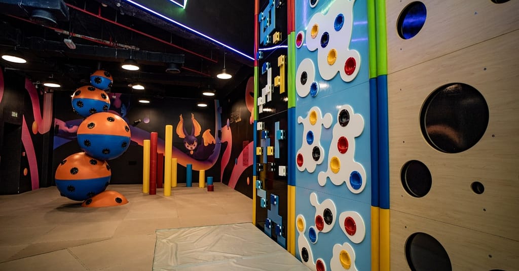 Trampoline Park Experience For 1,2 Or 4 Juniors On Weekend Or Weekdays Dubai activities Shop Online at Dubai Trades 6