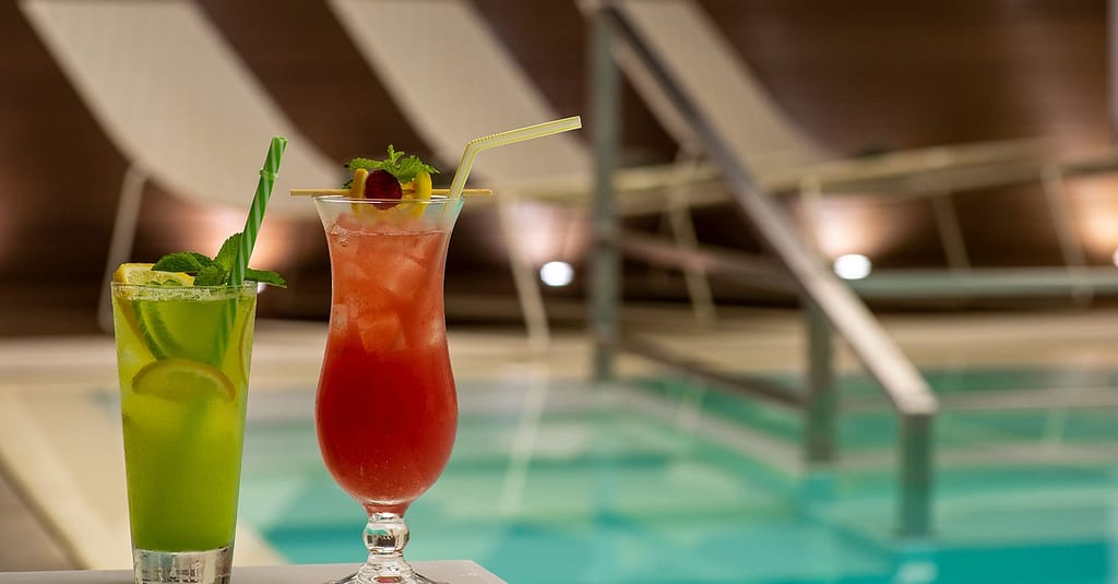 Unwind With 5* Pool Access And Spa Treatment Options Sharjah & N. Emirates other Shop Online at Dubai Trades 5