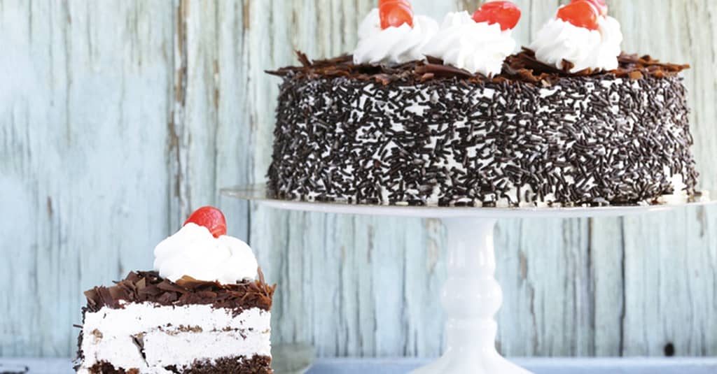 Up To Two Kilograms Of Cake In Choice Of Flavour From Maiya Lounge ♥‿♥ Dubai restaurants Shop Online at Dubai Trades 2