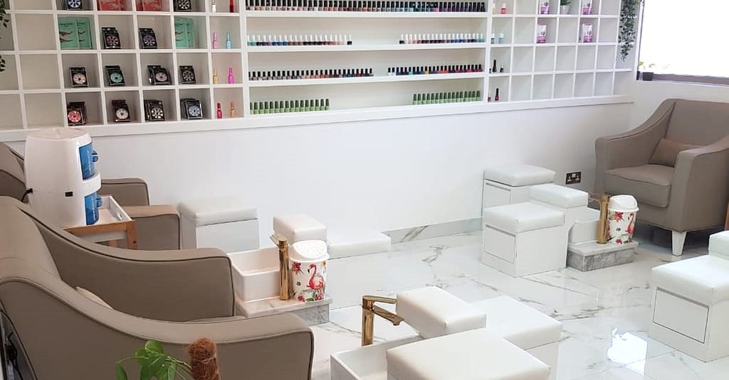 Wash, Trim And Blow-Dry Abu Dhabi other Shop Online at Dubai Trades 4