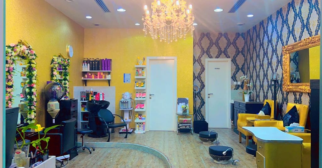 Hair Wash And Blow Dry Services At Vinis Beauty Art Ladies Centre Dubai other Shop Online at Dubai Trades 9