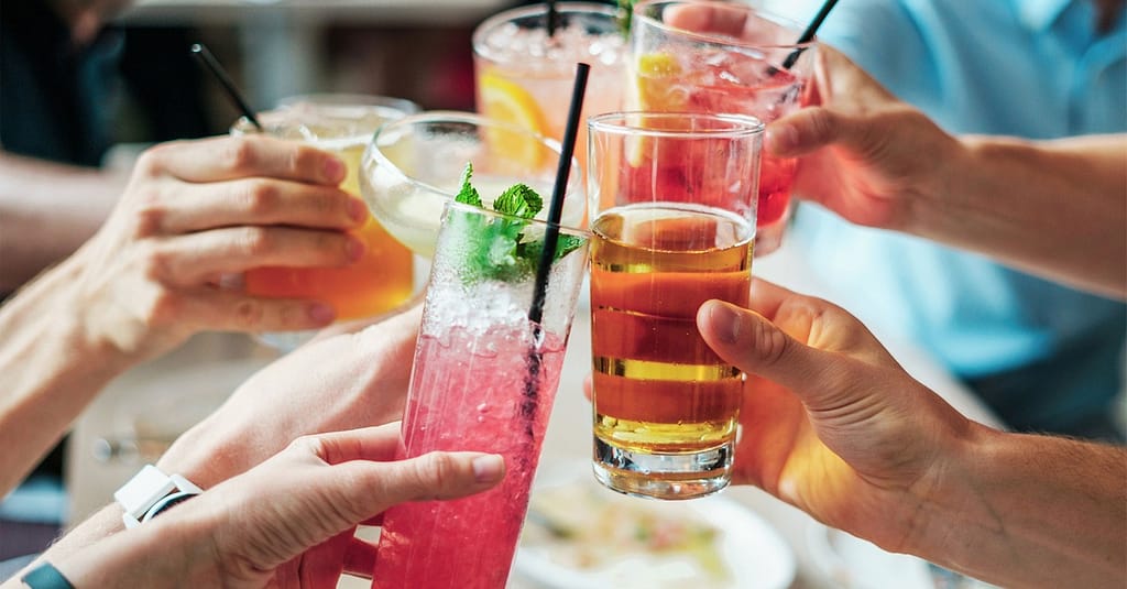 Weekend Live Bbq Buffet W/ Beverage For 1 Child Or 1, 2, 3 Or 4 Adult Dubai restaurants Shop Online at Dubai Trades 5