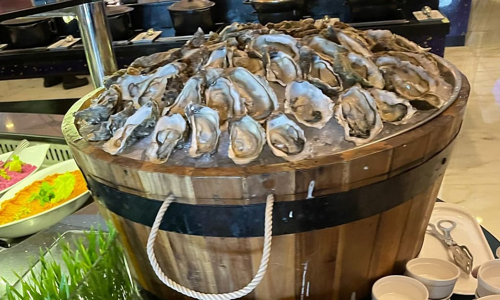 5* Seafood Theme Night Buffet W/Beverage For A Child Or Up To 4 Adults Abu Dhabi restaurants Shop Online at Dubai Trades 11