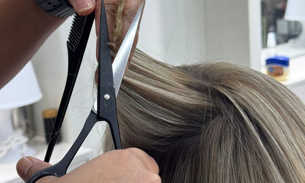 A Hair Wash, Blowdry, Haircuts, Hot Oil Treatment, Hairmask & More Dubai other Shop Online at Dubai Trades 3