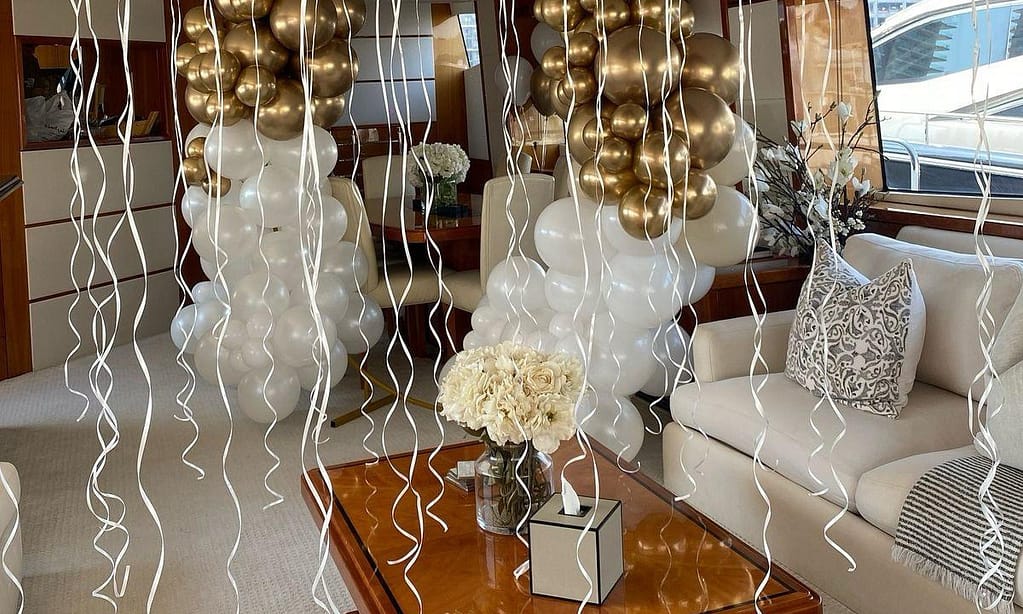 Birthday, Romantic, Bachelor/Bachelorette Party Decorations For Yachts Dubai restaurants Shop Online at Dubai Trades 9
