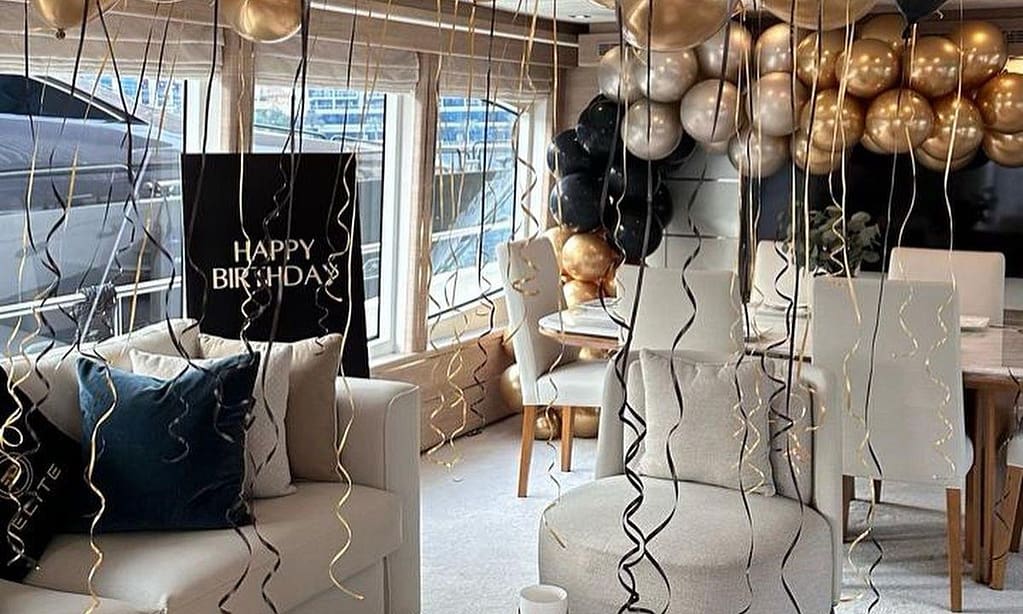 Birthday, Romantic, Bachelor/Bachelorette Party Decorations For Yachts Dubai restaurants Shop Online at Dubai Trades 2