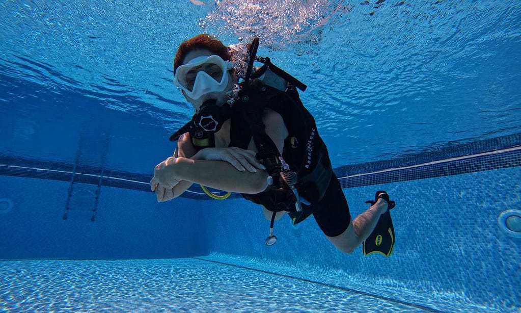 Dive Into Adventure With Diving Course Dubai activities Shop Online at Dubai Trades 9