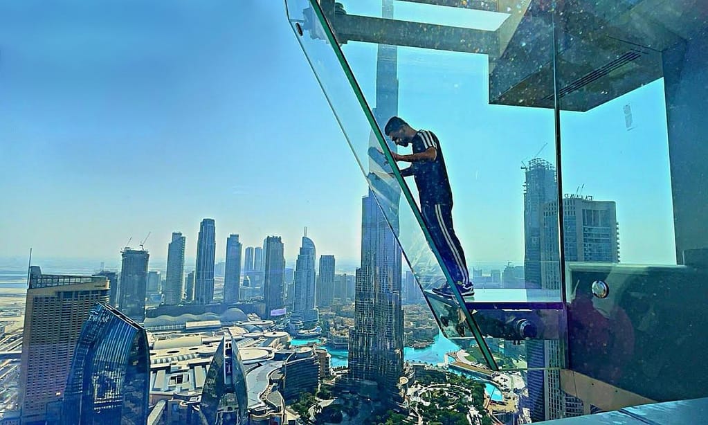 Unleash The Magic Of Dubai: Explore Top Attractions Hassle-Free! National Deal package Shop Online at Dubai Trades 18