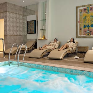 Weekday: 90-Minute Aromatherapy Spa W/ Full-Day Spa Access For 1 Or 2 Dubai other Shop Online at Dubai Trades