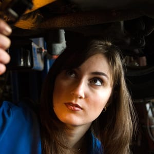 Oil Change CAR Shop Online at Special Price from Dubai Trades