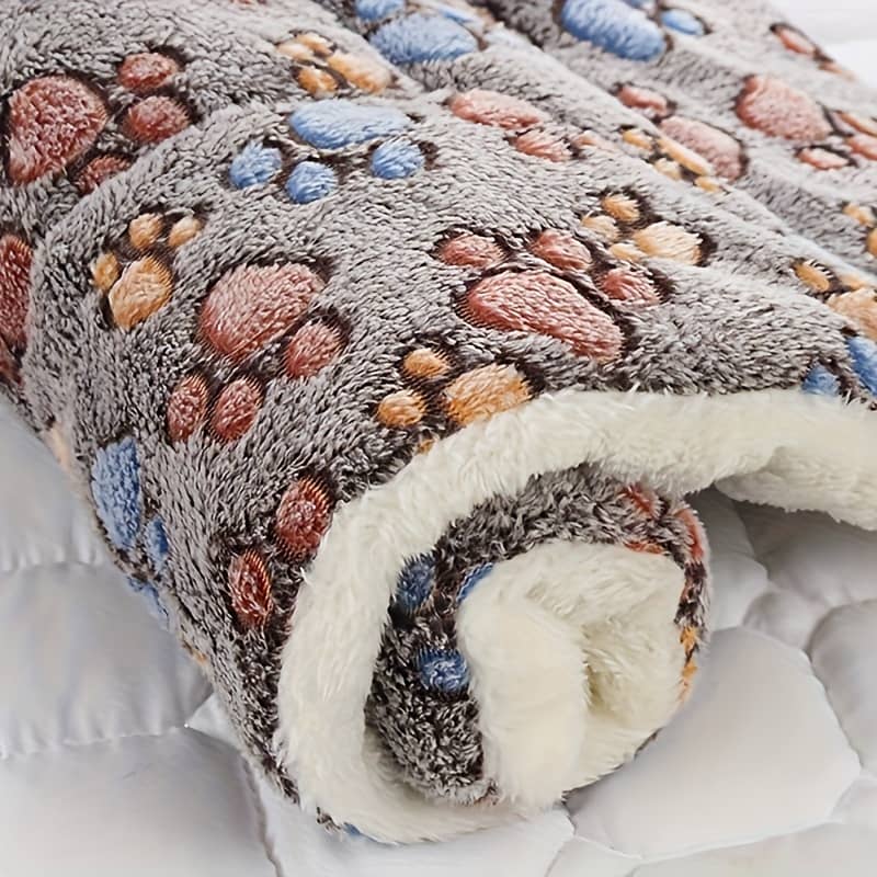 Thick Pet Bed Cushion, Soft Pet Sleeping Pad For Autumn And Winter To Keep Pets Warm Christmas Gift Bed Blankets Shop Online at Dubai Trades 2