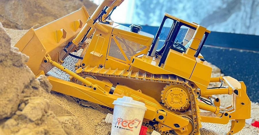 30-Min Construction Scale 1/14 Gaming, Bite & Beverages For 1, 2, Or 4 Dubai restaurants Shop Online at Dubai Trades 2