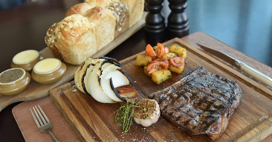 Food & Drink At Howdys Bar & Grill @ 5* Movenpick Grand Al Bustand Dubai restaurants Shop Online at Dubai Trades 2