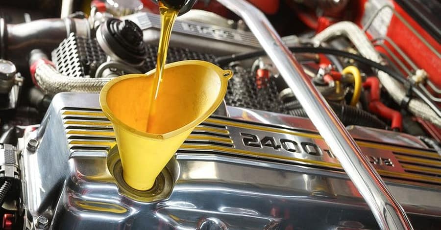 Oil Change – Full Service Abu Dhabi car Shop Online at Dubai Trades 2