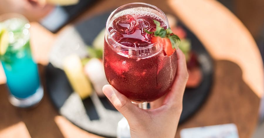 Unwind With 4* Mixed Beverages – Choice Of 3, 6, 8, Or 12 Dubai restaurants Shop Online at Dubai Trades 2