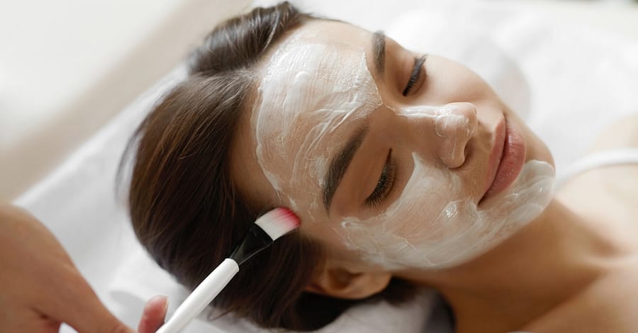 60-Min Deep Cleansing Facial Or 45-Min Hydrating Or Vitamin C Facial Dubai other Shop Online at Dubai Trades 2