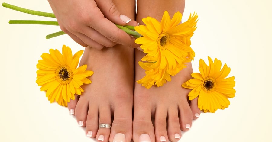 Full Acrylic Or Hard Gel Nail Extension W/ Normal/Gelish Polish & More Dubai other Shop Online at Dubai Trades 2