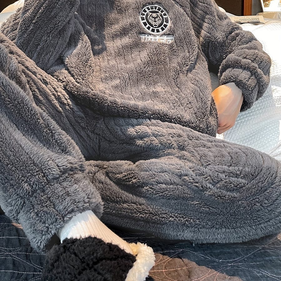 Men’s Casual Pajamas Sets Warm Flannel Lounge Wear, Tiger Print Long Sleeve Crew Neck Top & Loose Pants Home Pajamas Sets, Outdoor Sets For Autumn Winter Clothing Shop Online at Dubai Trades 2